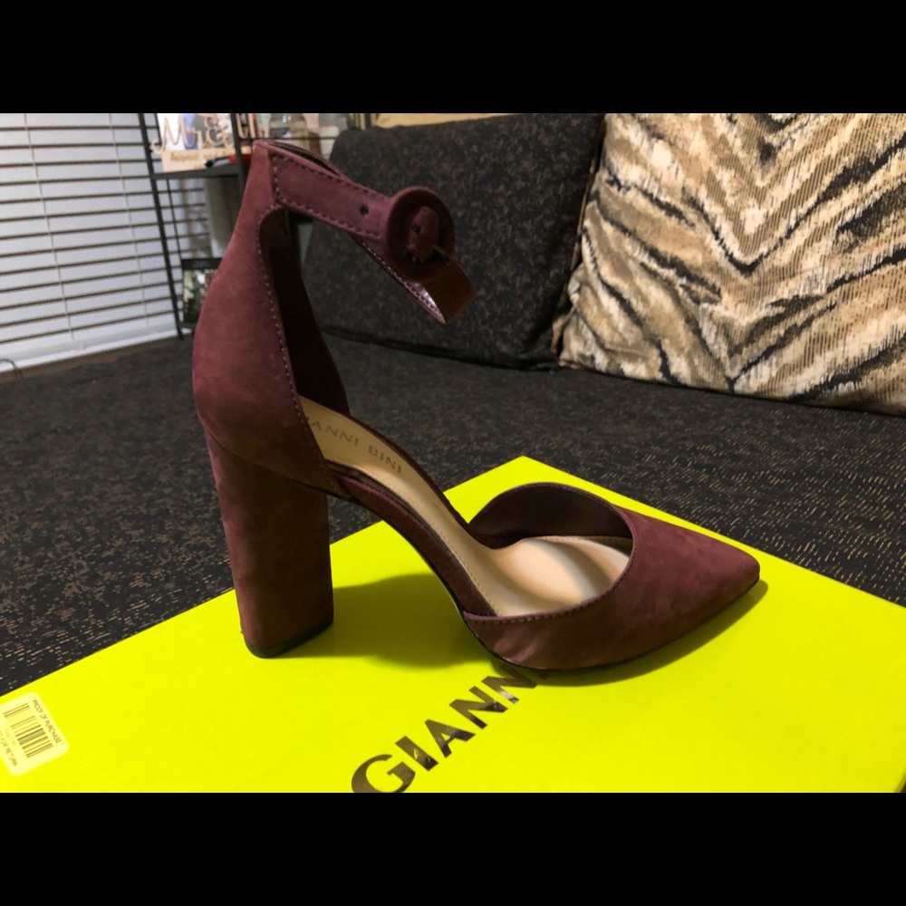 GIANNI BINI Flara Pointed Toe Heels